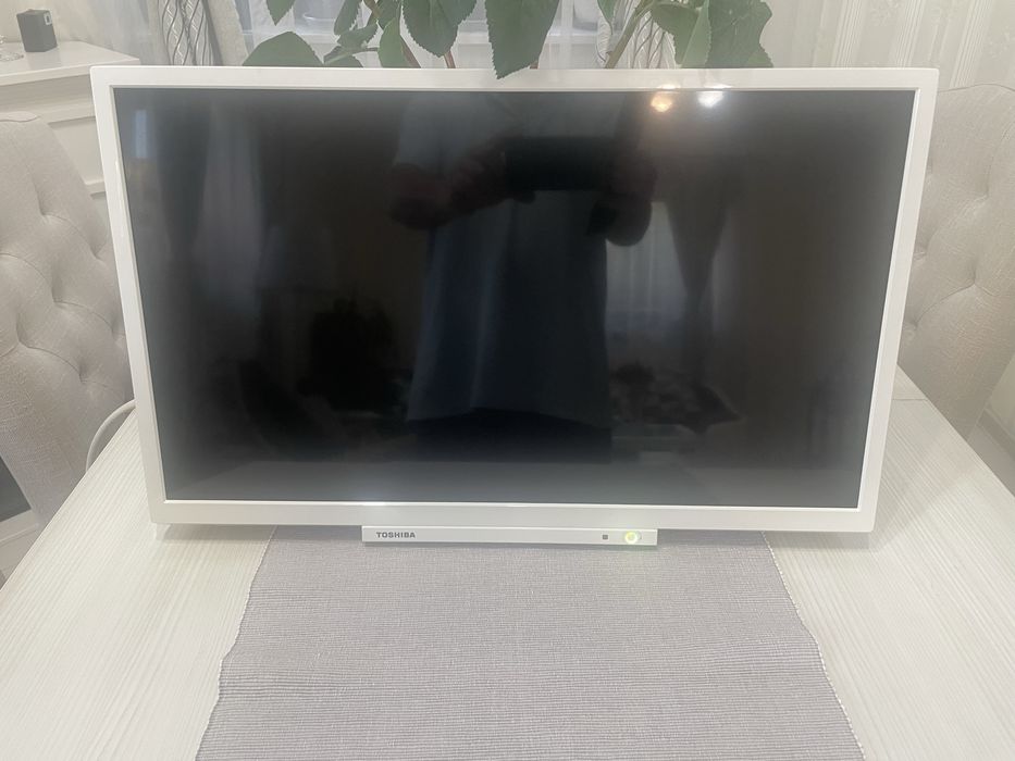 Televizor toshiba alb