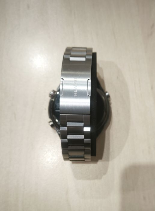 HUAWEI WATCH Ultimate
Аморфен метал1 | Професионален спорт | 100м гмур