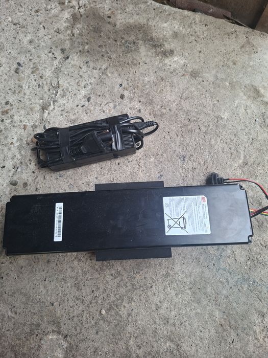 Vand baterie lithium 36v 10ah  si incarcator
