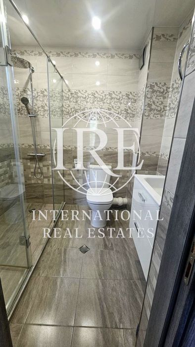 Продава се Тристаен апартамент в Варна, Възраждане 3 - 101 кв.м за 1976 €/кв.м - Снимка #12