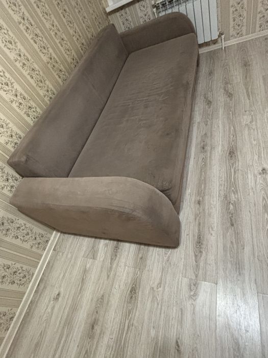 Продается Диван.