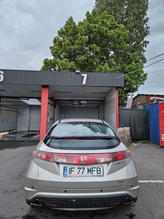 Honda Civic 1.8 i-VTEC 140 CP