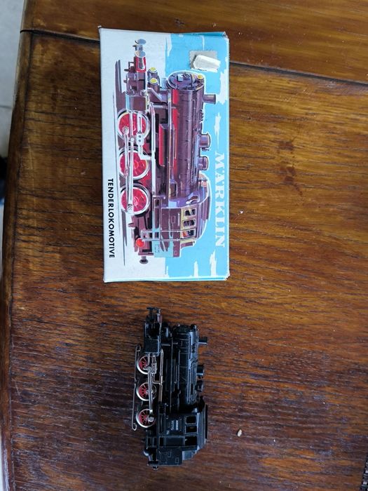 Colectie macheta trenulete Marklin, aprox 50 de piese locomotive si vagoane