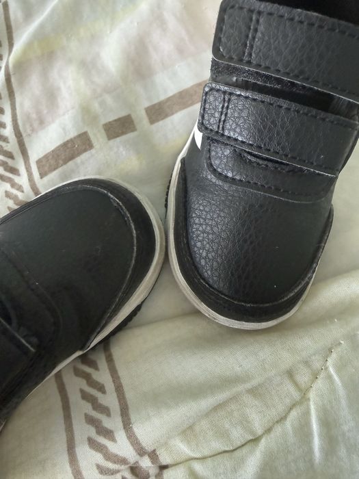 Нови пантофки Соник и маратонки адидас носени 23 размер