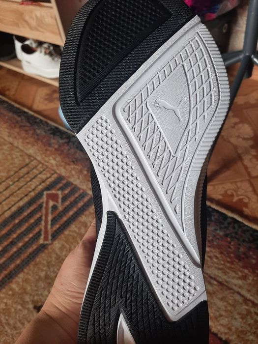 Продам кроссовки мужские