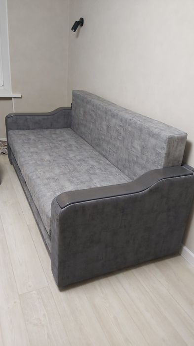Продам диван 2.20
