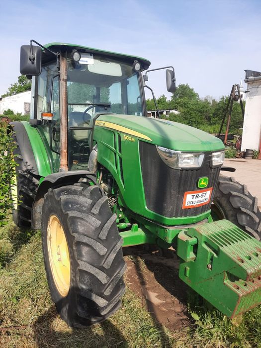 Tractor John Deere 5100M
