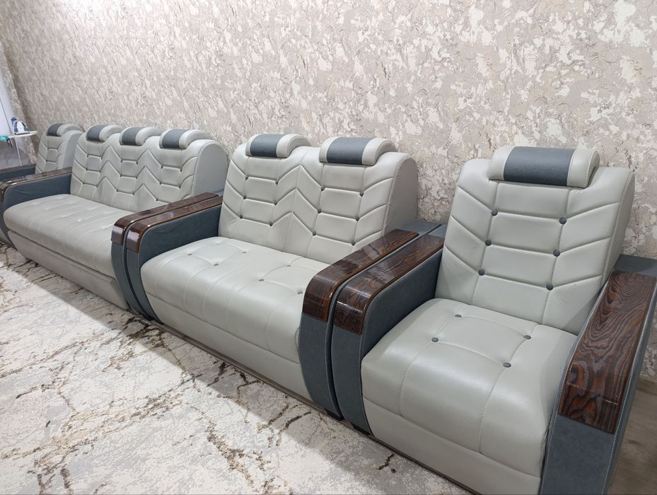 Срочно мягкая мебель в зал