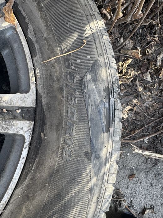 Шины тойота вместе с дисками