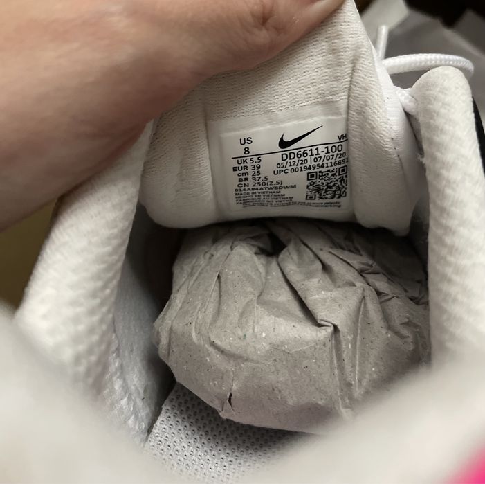 Кроссовки Nike новые