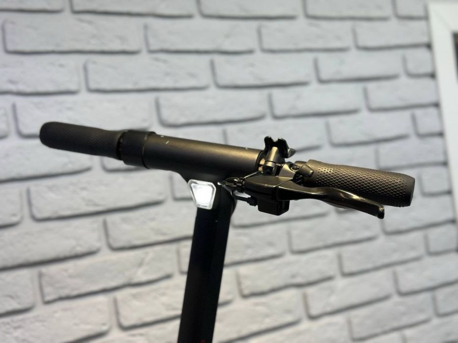 Электро-самокат  HoverBot