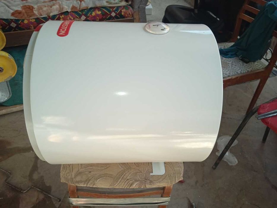 Продаётся водонагреватель Аристон 50л в отличном рабочем состоянии-