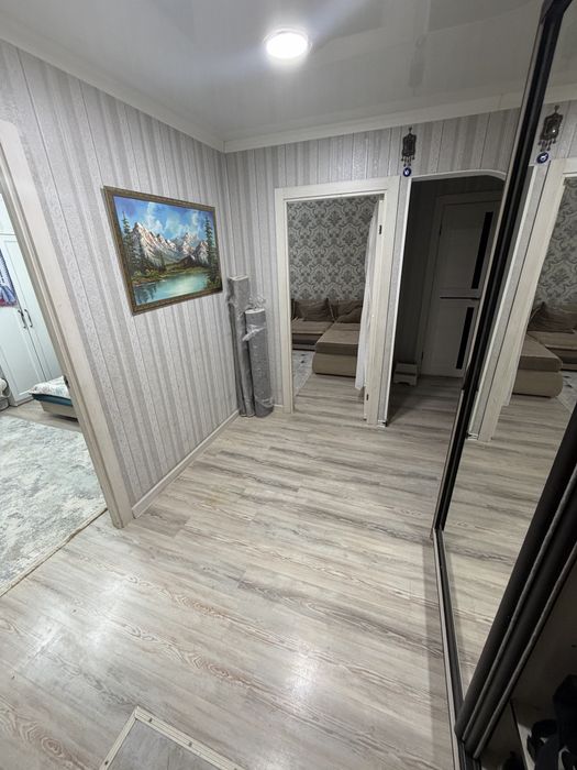 Продаем 3 комнатную кв в отличный с ремонтом и со встроенной мебелью
