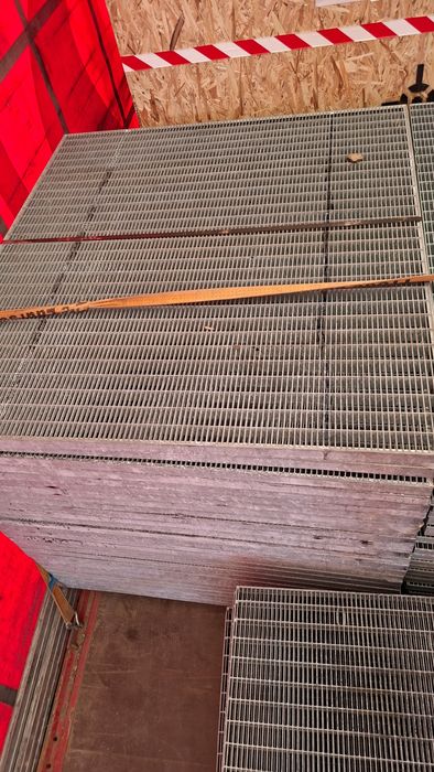 Scarii metalice zincate galvanizate la cela mai mica preț din România