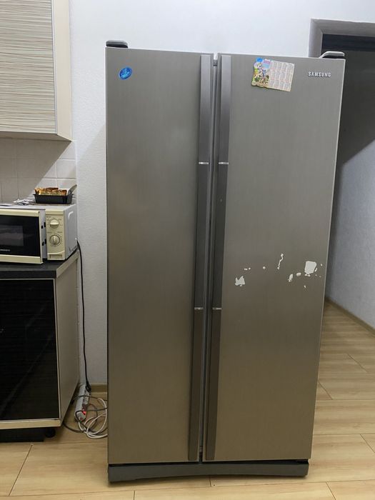 Продаю срочно холодильник