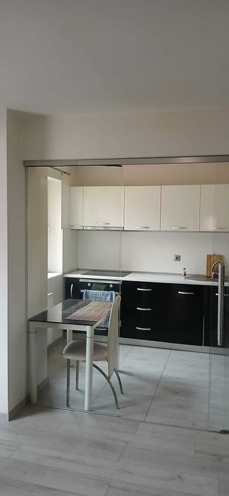 Inchiriez Apartament 2 camere zona Kamsas . Direct Proprietar
