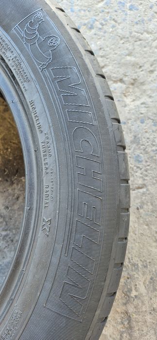 2 anvelope vara Michelin 275/50/19.Pretul este pe bucata