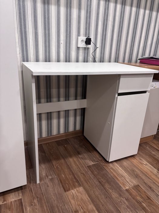 Столы письменный и компьютерный