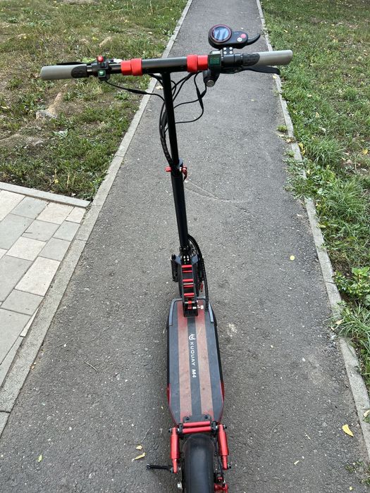 электросамокат KUQUAY M4