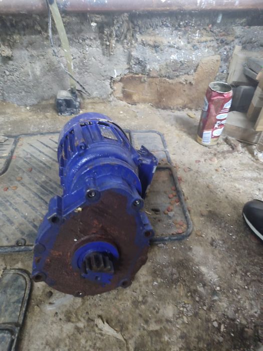 Миксер для перемешивания жидкостей