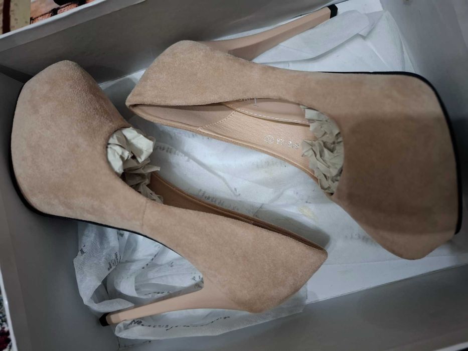 Каблук красивая.