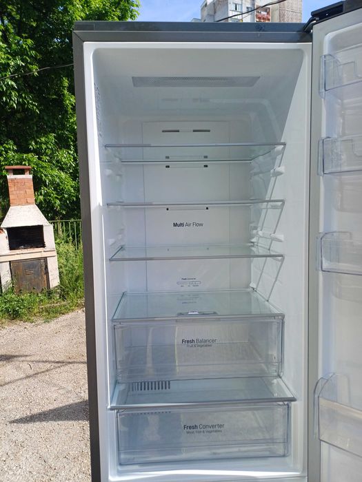 Хладилник LG NoFrost