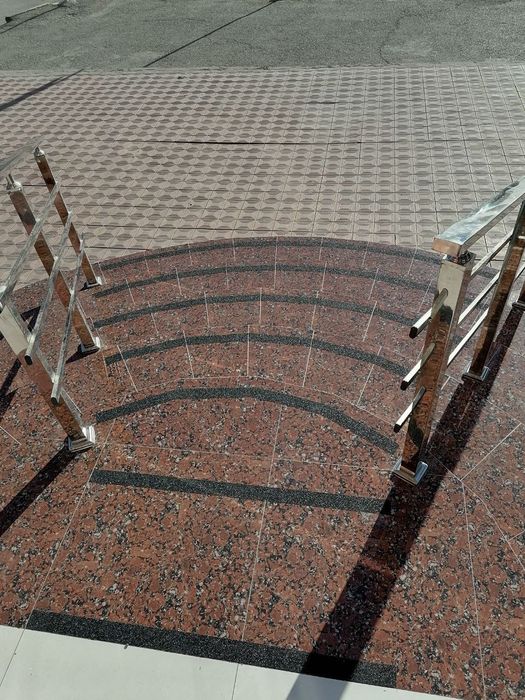 Противоскользящая ленты на ступени (Германия)