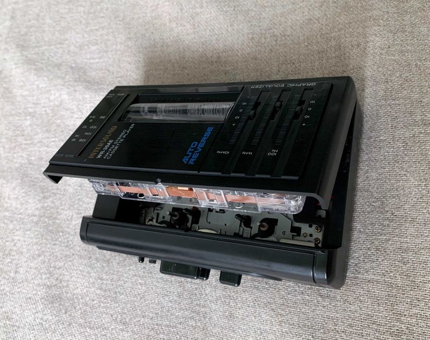 Walkman vintage Intersound WR-30AE auto-reverse, cutie, lipsă capac