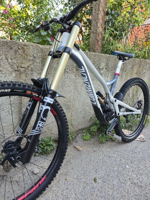 Commencal Supreme 27.5 2020г. М размер Fox 40 Elite, Fox Shox Kashima Float X2 Алуминиев Downhill велосипед
