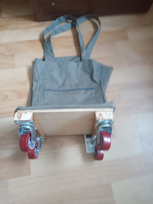 Сумка - самокат на 4-х колесиках