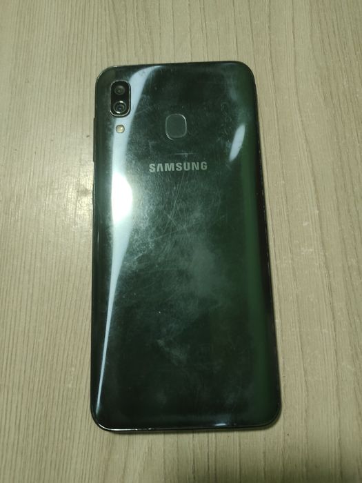 Samsung Galaxy A30