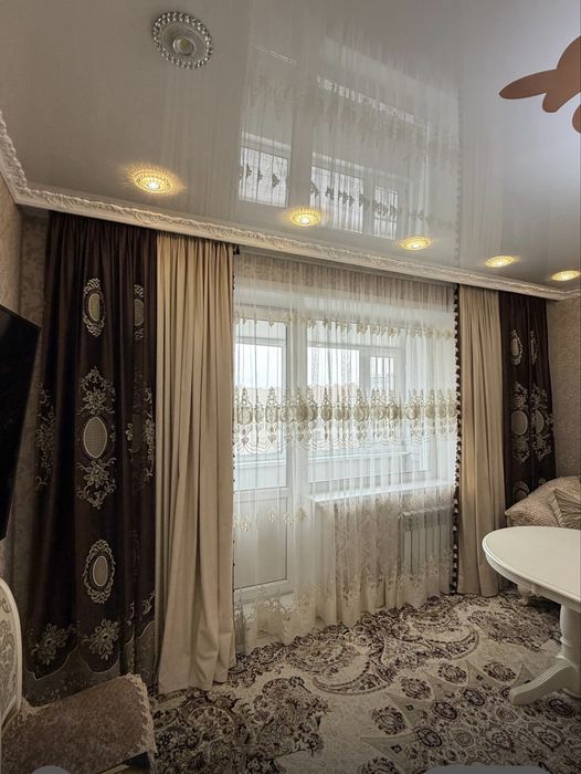 Продам шторы и тюль .