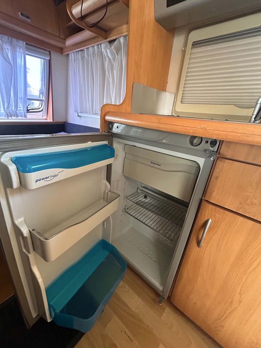 Hobby Excellent 2002 | Panouri Victron | Baterie LiFePO₄ 150Ah | Invertor 5000W | Full Off-Grid