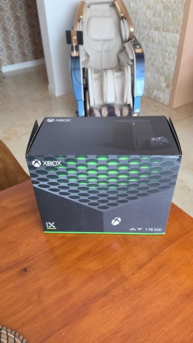 Xbox Series X 1TB SSD, 2 controllere, ca nou, la cutie