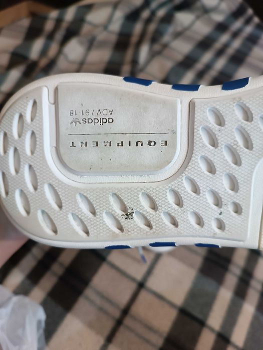 Спортивная обувь.