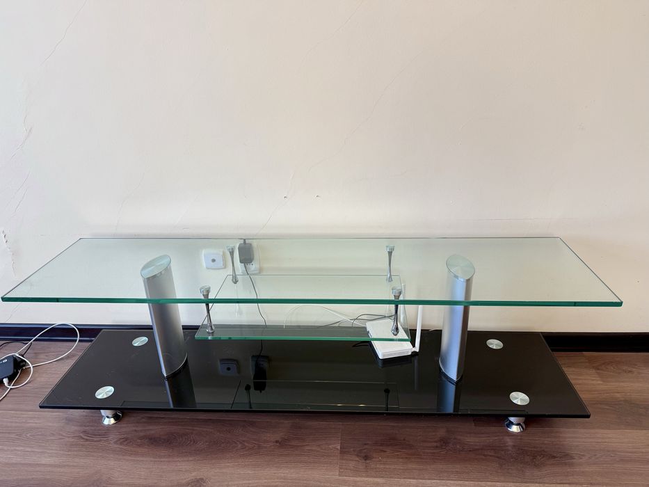 Тумба под ТВ продается