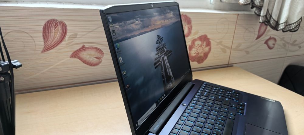 Laptop Lenovo Gaming 3_i5-10300H_16GB DDR4_GTX 1650 4GB_SSD 512GB_BLUE