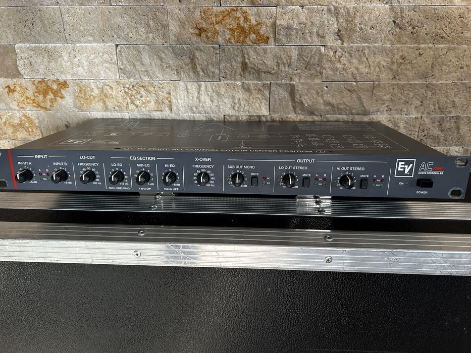 Vand crossover EV AC ONE (procesor dynacord powernax 230)