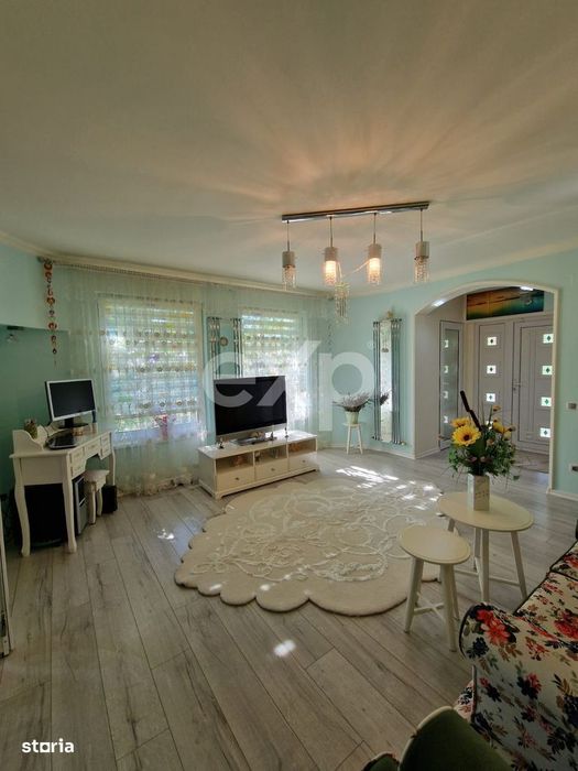 Casa de vanzare  225 mp ,Marginenii de Sus , DB