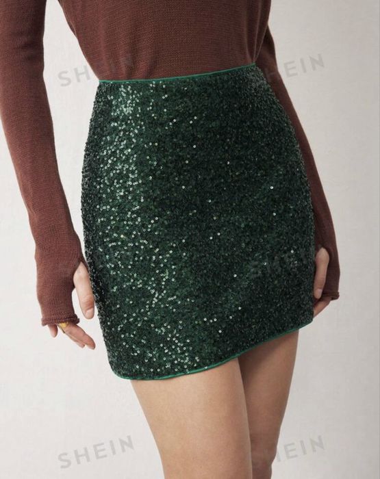 Зелена пола от полиестер