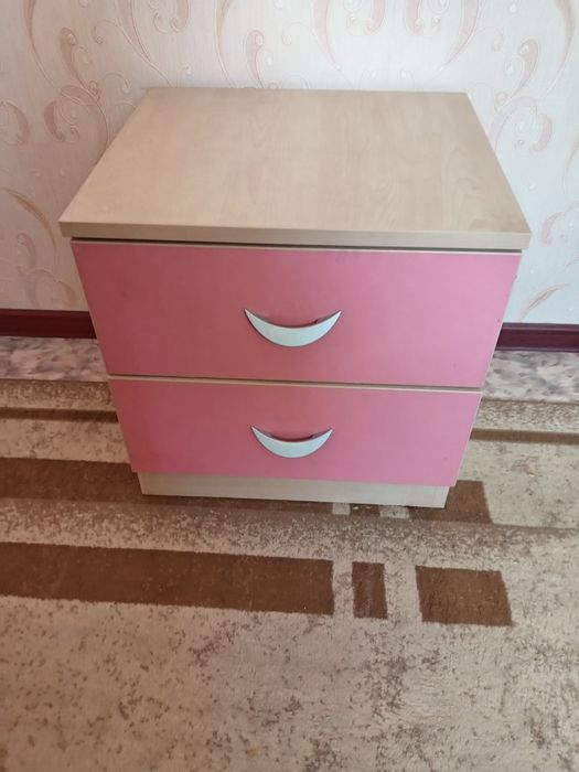 Продам детскую мебель с кроватью