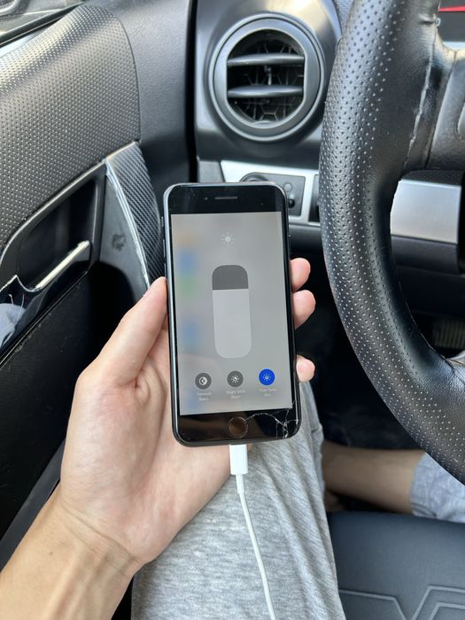 Продам Айфон SE 64gb 74%