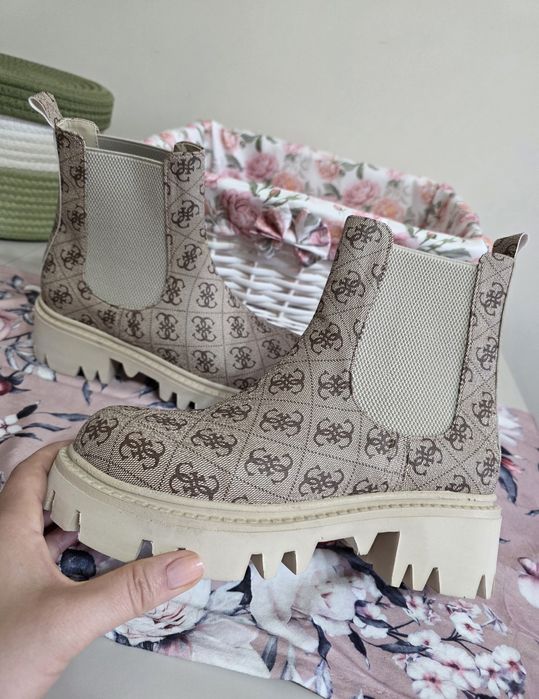 Ghete Guess marimea 37