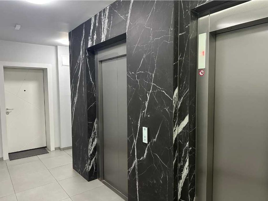 Дава се под наем Тристаен апартамент в Варна, Спортна зала - 141 кв.м за 1346.4 € - Снимка #15