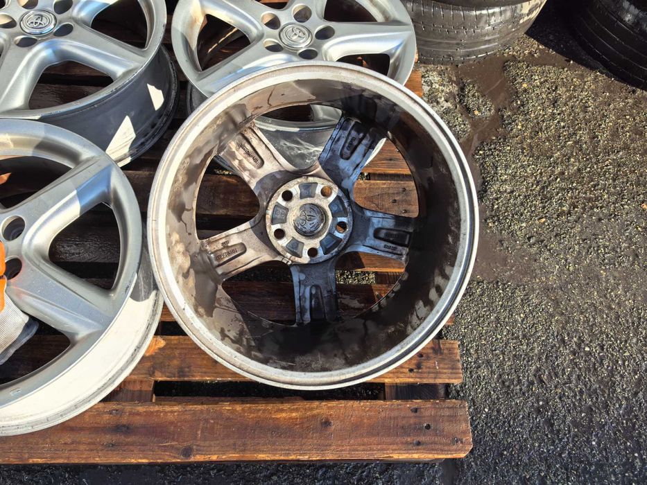 17 цола 5 х 114,3 мм ТОйота - Оригинал - 7 Инча / ЕТ 45