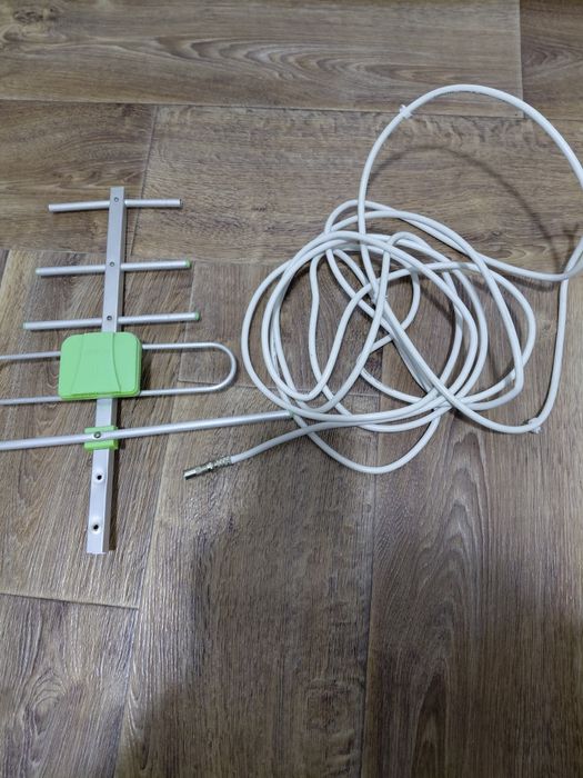 Продаётся домашняя антенна для телевизора