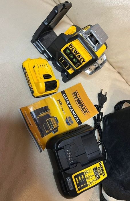 Nivela laser DeWalt 12 lini verzi 360⁰ + incarcator si acumulator
