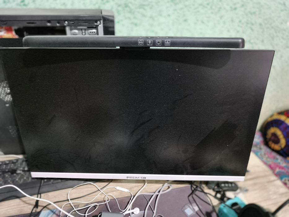 Monitor computer uchun 180 hz