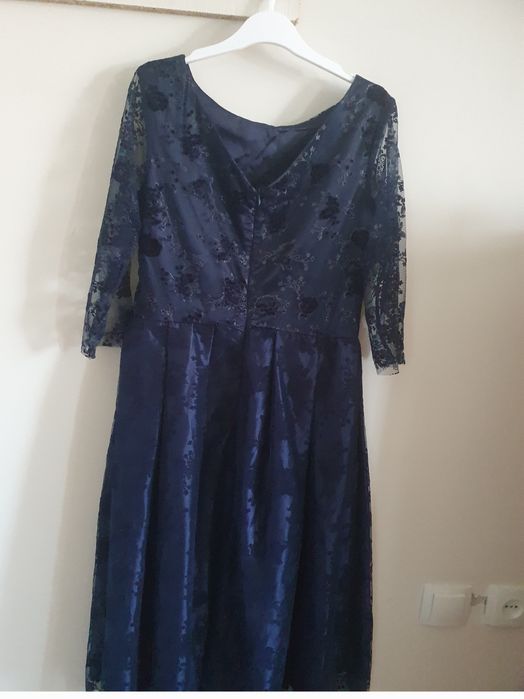 Мамасы мен қызына көйлек