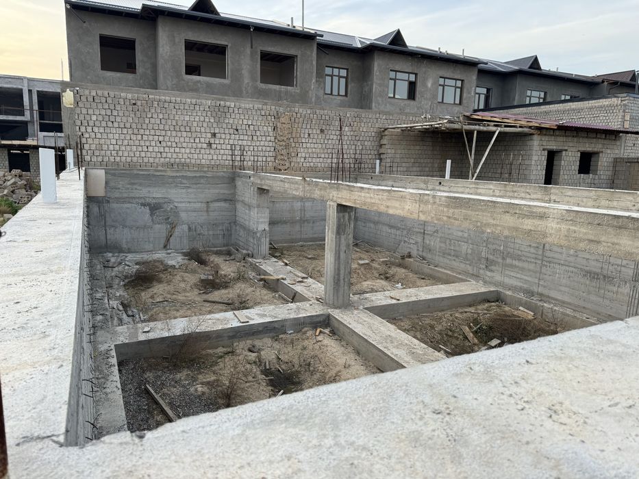 Yer sotiladi 2.5 sotix Fundamenti bor